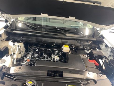 Used 2025 Nissan Pathfinder Platinum image 26