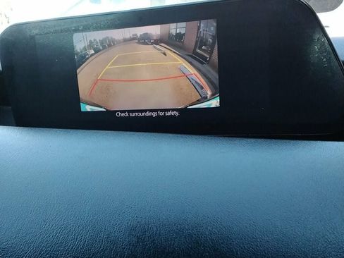 Used 2019 MAZDA MAZDA3 Hatchback w/ Preferred Package FWD image 21