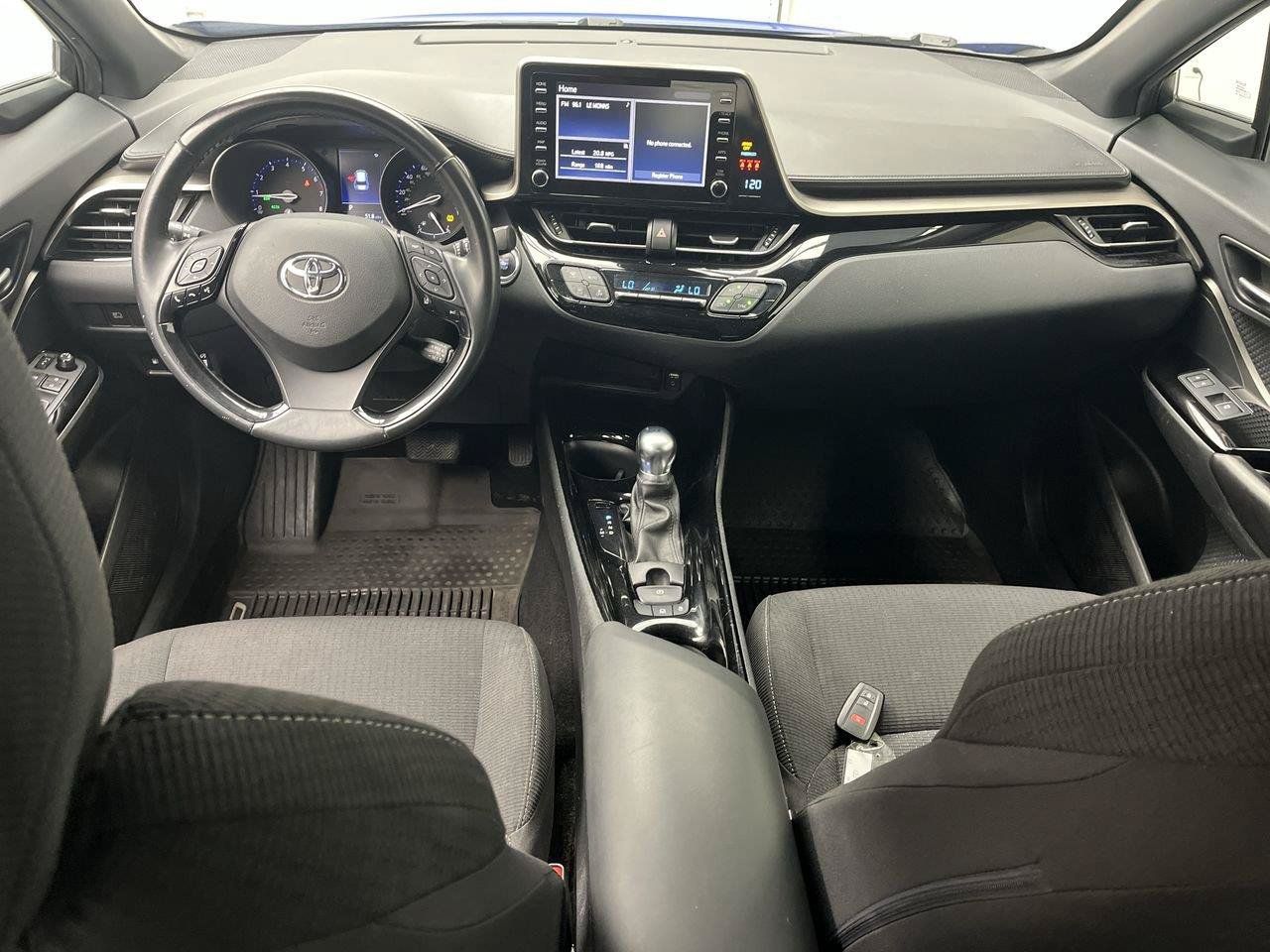 Used 2019 Toyota C-HR XLE FWD image 4