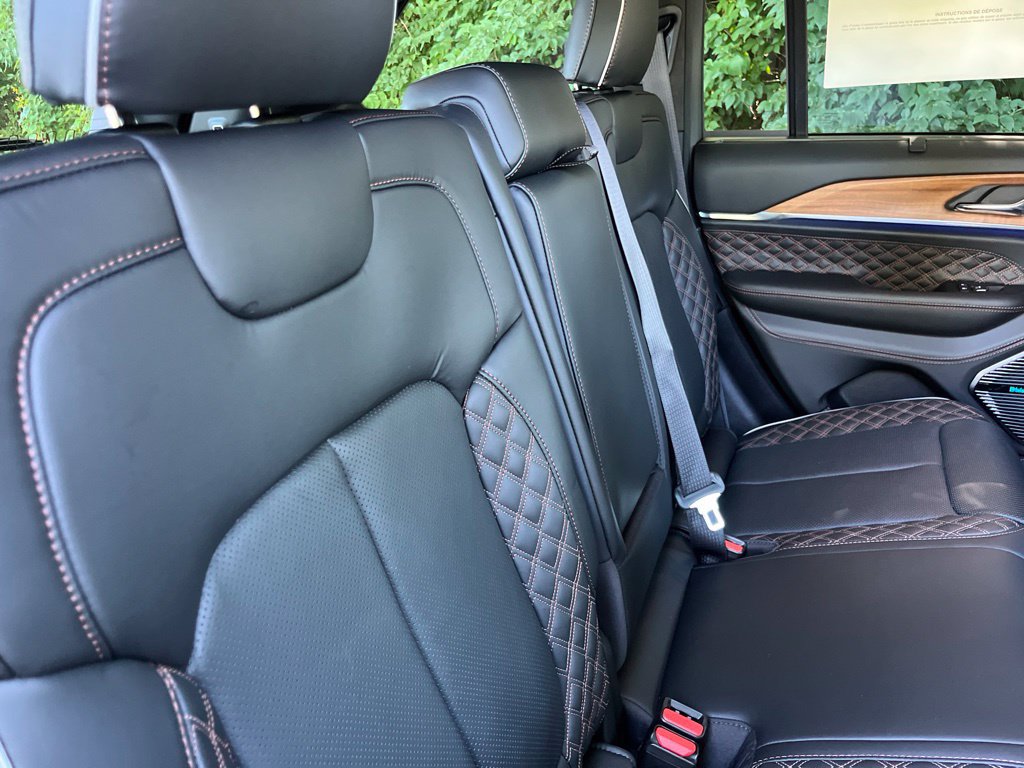 New 2026 Jeep Grand Cherokee Summit w/ Obsidian Package AWD/4WD image 41