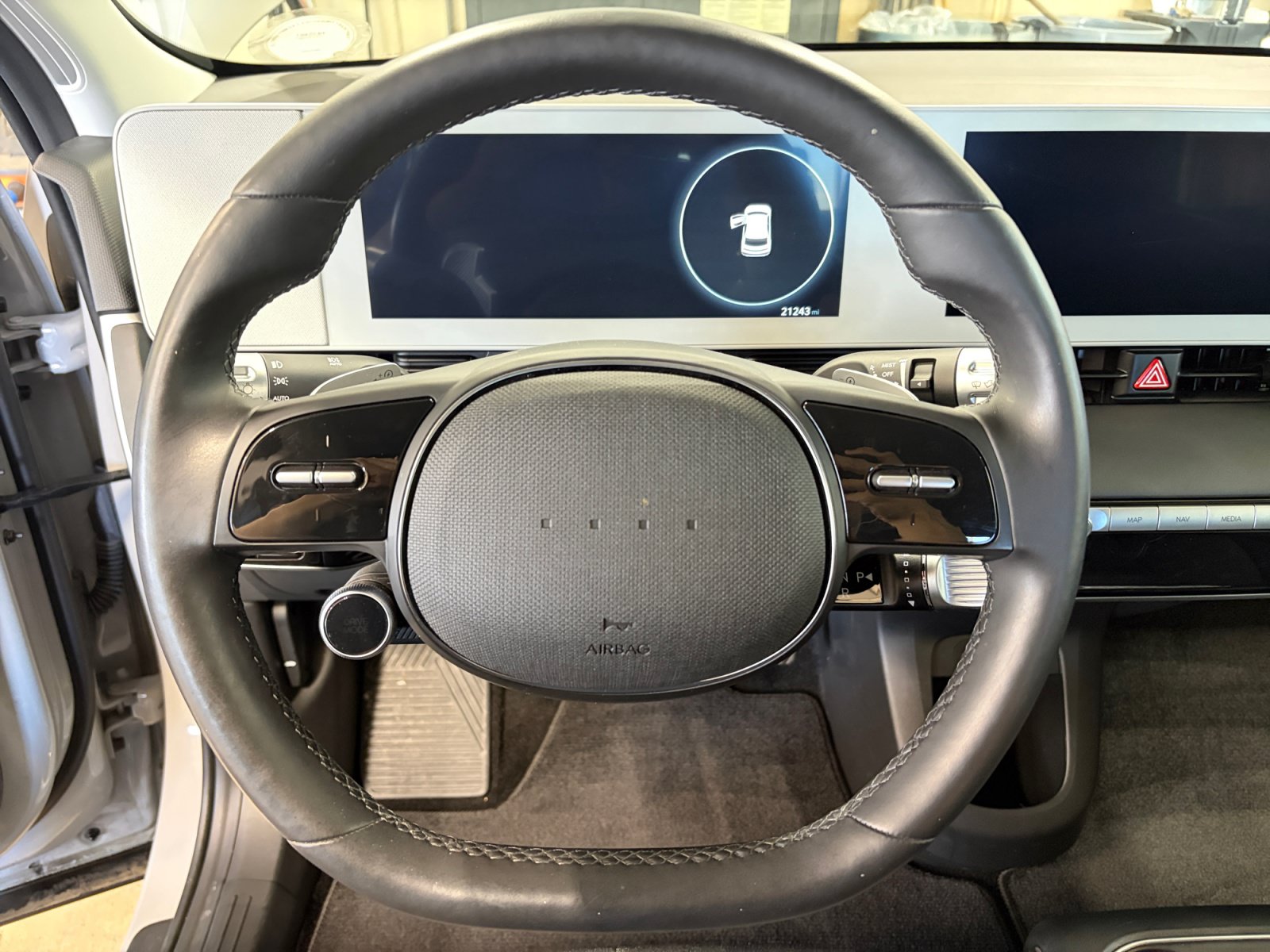 Used 2024 Hyundai Ioniq 5 SEL AWD/4WD image 9