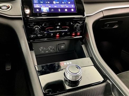 New 2025 Jeep Grand Cherokee Altitude image 7