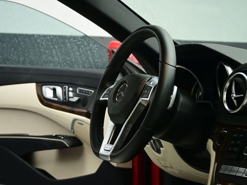 Used 2013 Mercedes-Benz SL 550 image 18