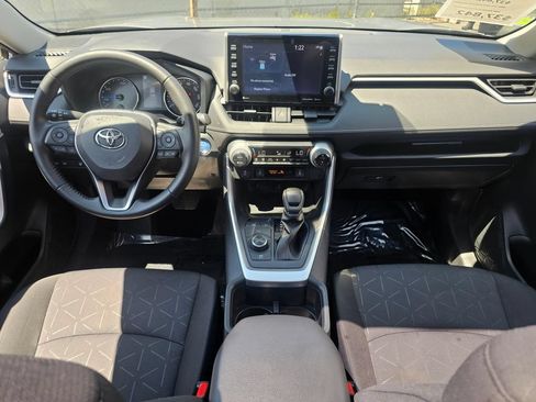 Certified 2022 Toyota RAV4 XLE w/ Convenience Package AWD/4WD image 17