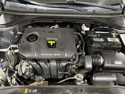 Used 2018 Hyundai Elantra Value Edition w/ Winter Weather Package image 25