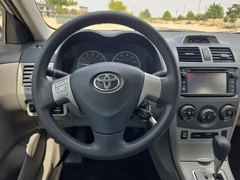 Used 2013 Toyota Corolla LE FWD image 20