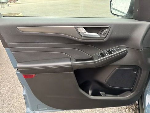 Certified 2023 Ford Escape SE w/ Class II Trailer Tow Package image 21