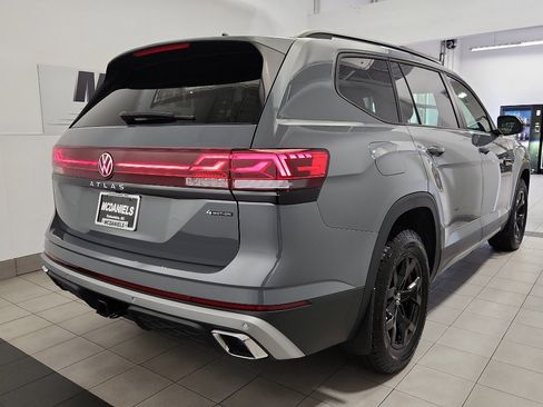New 2026 Volkswagen Atlas Peak Edition AWD/4WD image 4