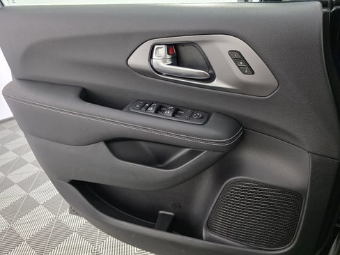 New 2026 Chrysler Pacifica Select w/ S Appearance Package FWD image 26