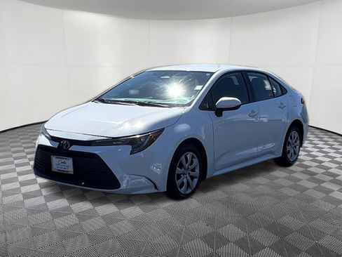 Used 2024 Toyota Corolla LE FWD image 3