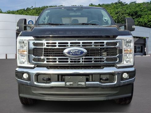 Certified 2025 Ford F250 XLT w/ Snow Plow Prep Package image 2