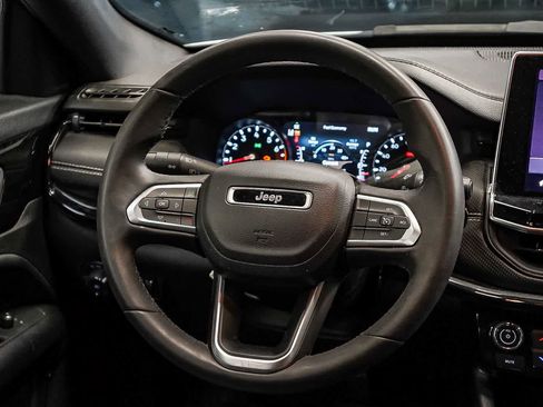 Used 2023 Jeep Compass Altitude image 14