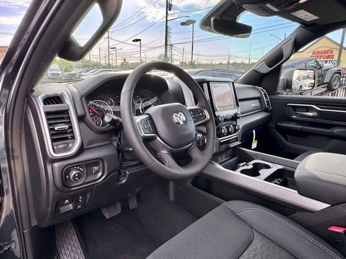 New 2026 RAM 1500 4x4 Crew Cab image 11