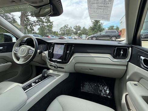 Certified 2023 Volvo XC60 B5 Plus FWD image 13