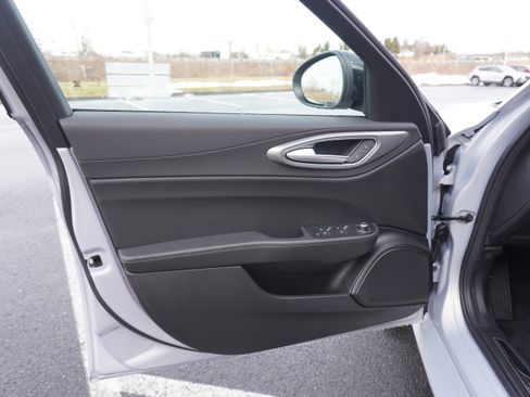 New 2025 Alfa Romeo Giulia AWD w/ Driving Assist Package image 14