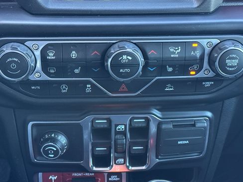 Used 2022 Jeep Gladiator Rubicon w/ LED Lighting Group AWD/4WD image 20
