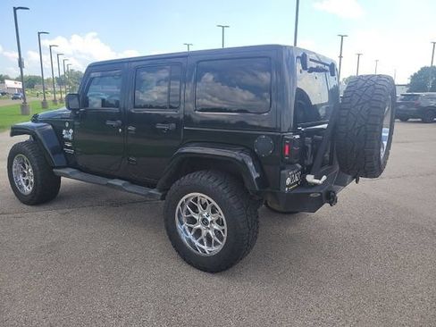 Used 2013 Jeep Wrangler Unlimited Sahara w/ Connectivity Group AWD/4WD image 5