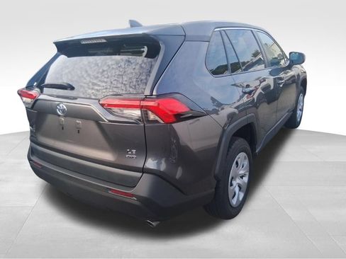 Used 2024 Toyota RAV4 LE AWD/4WD image 4