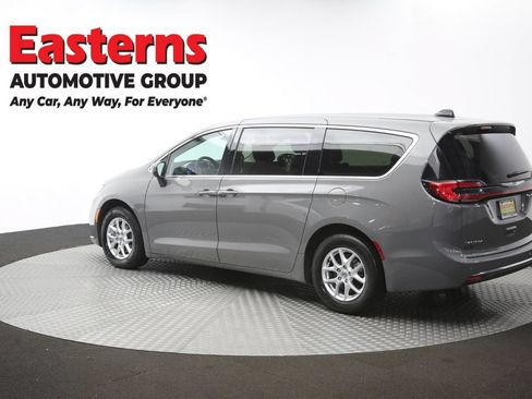 Used 2023 Chrysler Pacifica Touring-L FWD image 63