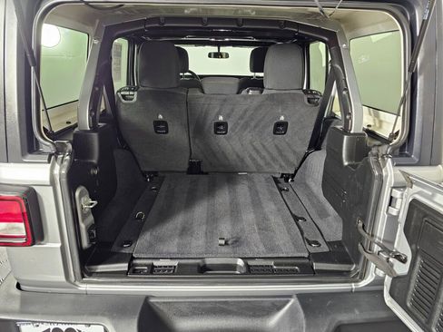 Used 2021 Jeep Wrangler Unlimited Sport image 14