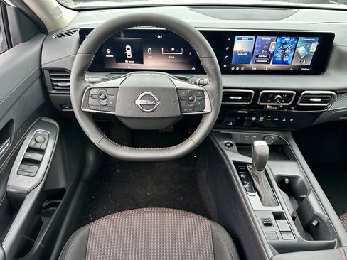 New 2026 Nissan Sentra SR w/ Floor Mat Package FWD image 2
