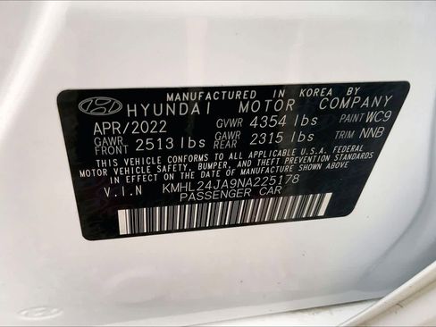 Used 2022 Hyundai Sonata SE w/ Cargo Package FWD image 32