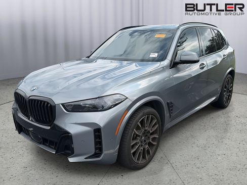 Used 2025 BMW X5 xDrive40i w/ M Sport Package AWD/4WD image 2
