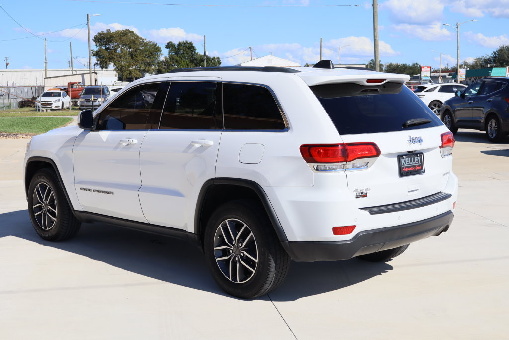 Used 2021 Jeep Grand Cherokee Laredo AWD/4WD image 7