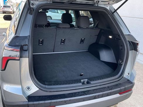 Used 2025 Chevrolet Equinox LT AWD/4WD image 4