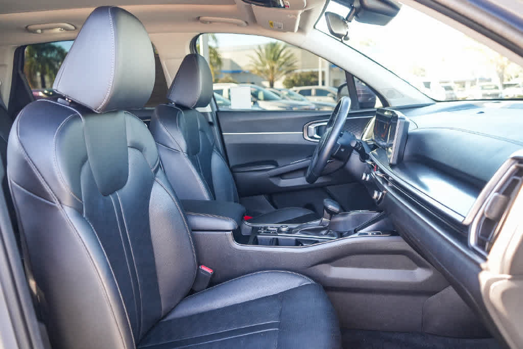 Certified 2024 Kia Sorento S w/ Panoramic Sunroof Package FWD image 16