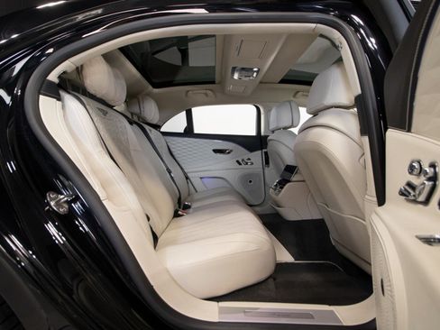 Used 2023 Bentley Flying Spur Azure image 62