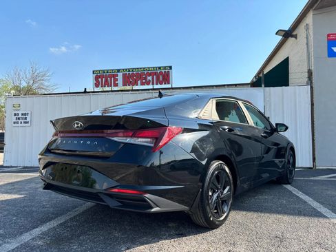 Used 2023 Hyundai Elantra SEL image 6