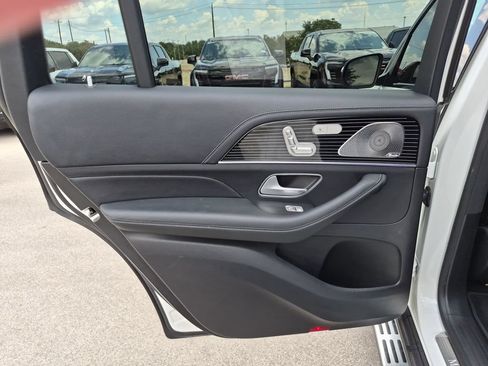 Used 2024 Mercedes-Benz GLS 580 4MATIC image 34