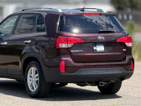 Used 2015 Kia Sorento LX image 16