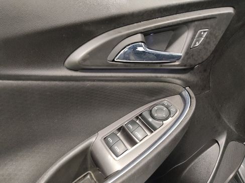 Used 2018 Chevrolet Malibu LT FWD image 27