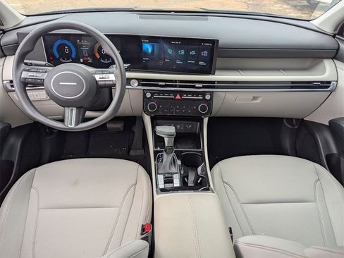 Certified 2025 Hyundai Tucson SEL image 9