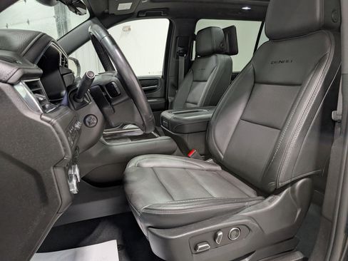 Used 2023 GMC Yukon XL Denali w/ Advanced Technology Package AWD/4WD image 16