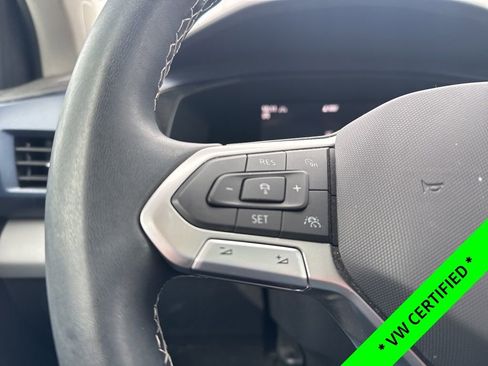 Used 2023 Volkswagen Taos SE w/ Panoramic Sunroof Package image 16
