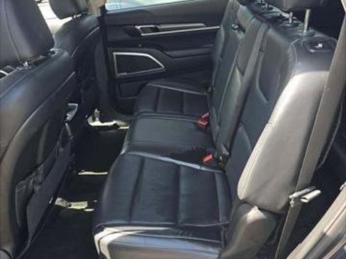Used 2020 Kia Telluride LX FWD image 13
