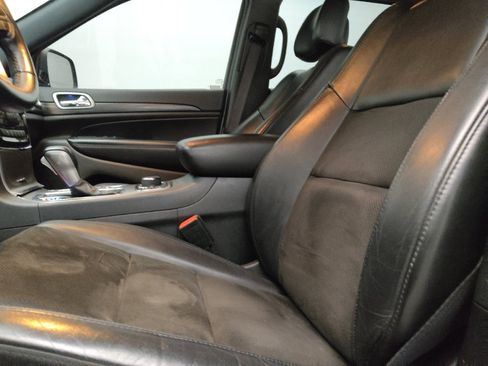 Used 2022 Jeep Grand Cherokee Laredo X AWD/4WD image 17