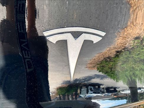 Used 2021 Tesla Model Y Long Range AWD/4WD image 30