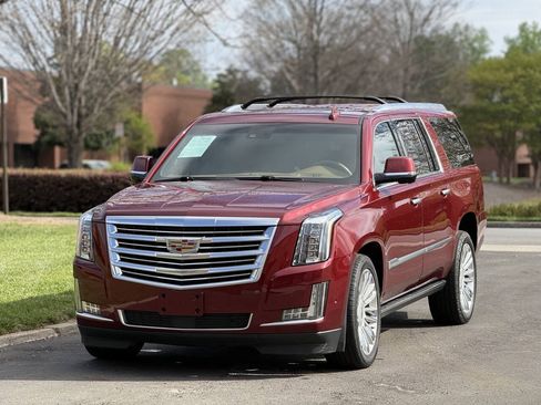 Used 2017 Cadillac Escalade ESV Platinum AWD/4WD image 2
