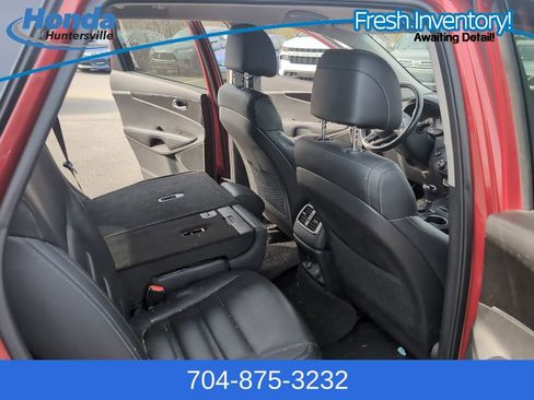 Used 2017 Kia Sorento LX w/ LX Convenience Package image 13