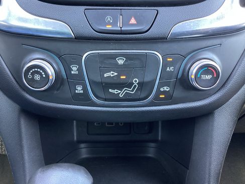 Used 2022 Chevrolet Equinox LT FWD image 21
