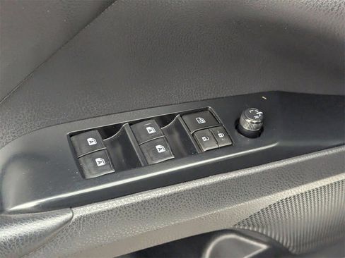 Used 2020 Toyota Camry LE image 22