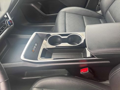 Used 2025 Chevrolet Equinox LT w/ Convenience Package II image 18