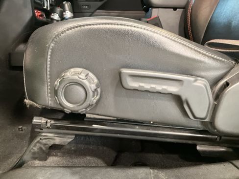 Used 2019 Jeep Wrangler Unlimited Rubicon image 12