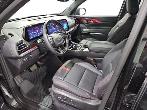 Certified 2025 Chevrolet Traverse RS w/ LPO, Floor Liner Package image 10