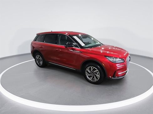 Used 2025 Lincoln Corsair AWD w/ Equipment Group 101A image 2