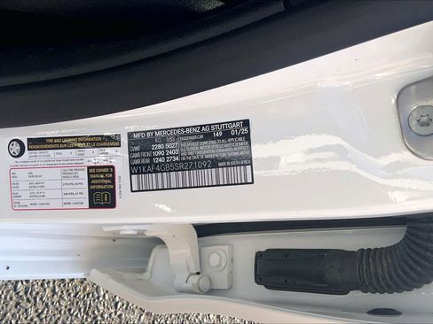 Used 2025 Mercedes-Benz C 300 Sedan image 37